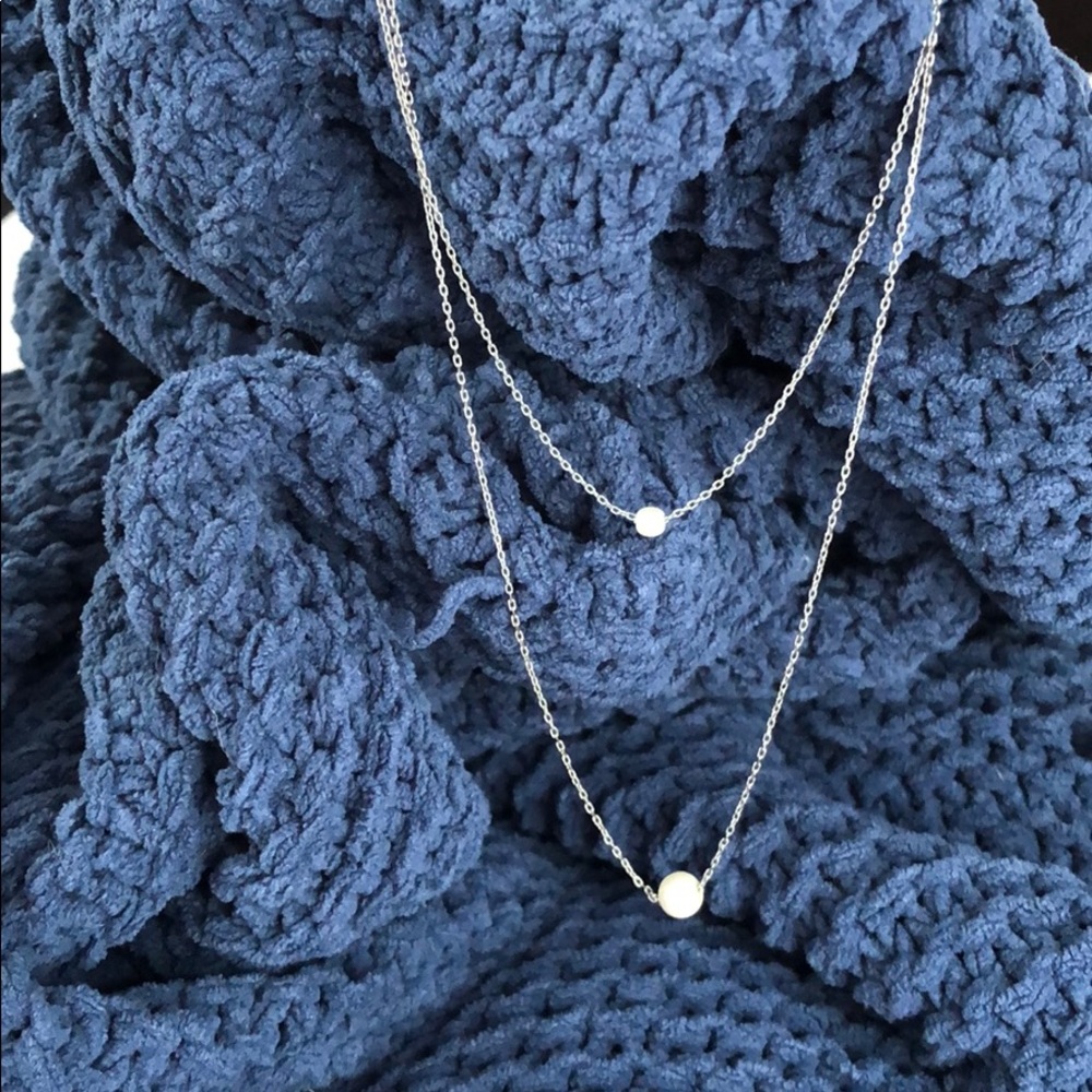 Silver pearl necklace